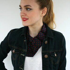 NWT Ogsplosh Women's Ascot Scarf Navy British Lion Crest Small